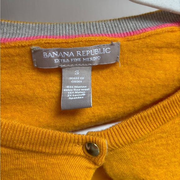 Banana Republic Yellow Gold Cardigan Sweater - Picture 3 of 4